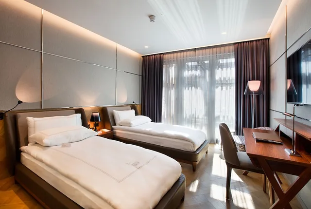غرفة ديلوكس بسريرين منفصلين، FER HOTEL 1/3