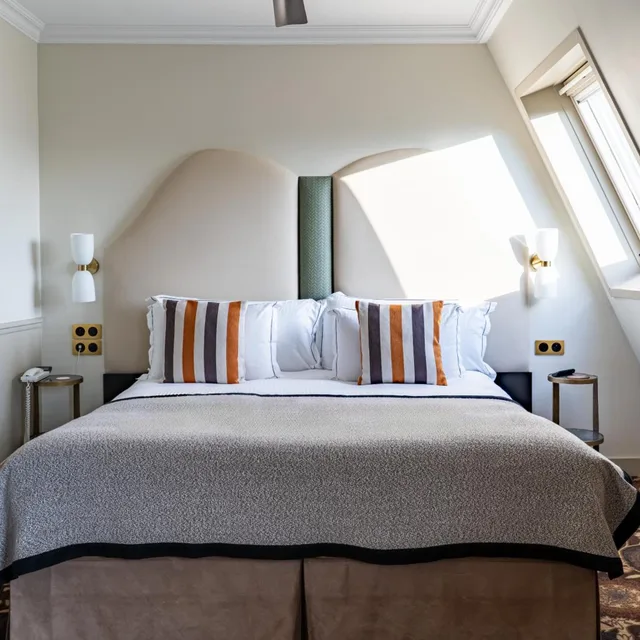 Castle, Superior, King Bed، Chateau Jeanne & the Forest - Chateau de Montvillargenne 7/10