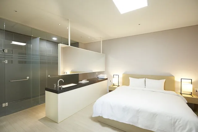 White, Family, Suite, 1 Single and 2 Double Beds، Hotel Around Pyeongchang 2/5