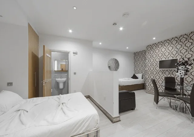 استوديو سوبيريور بسرير مزدوج وسرير فردي بمطبخ، Hyde Park Superior Apartments 2/5