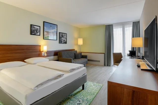 غرفة قياسية بسرير كينج وسرير كوين، Mercure Hotel Stuttgart Sindelfingen an der Messe 1/10