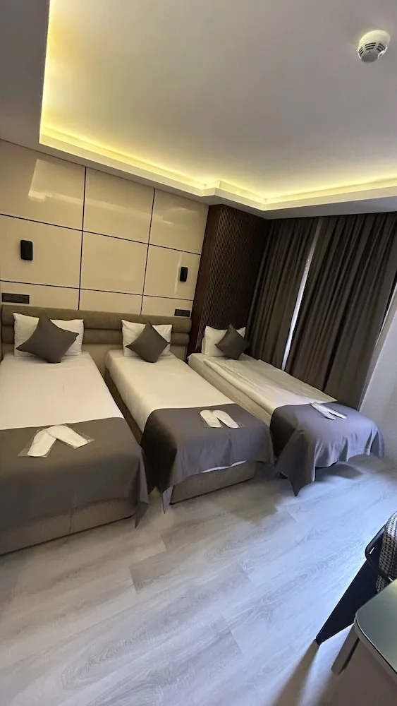 غرفة قياسية ثلاثية بثلاثة أسرّة بشرفة، Amara Old City Hotel and Spa 8/10