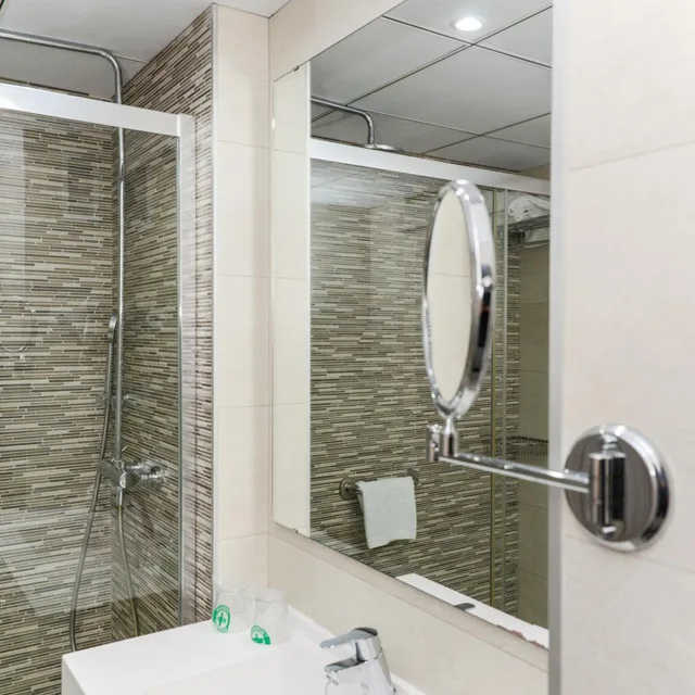 غرفة بسرير مزدوج أو سريرين منفصلين، Olympus Palace 6/8