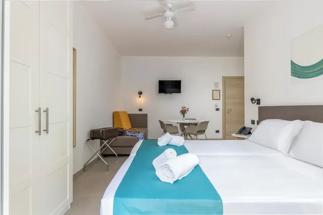 Comfort, Studio, Queen Bed, Garden View, Sofa, Ground Floor, Residence Villa Giardini 1/6