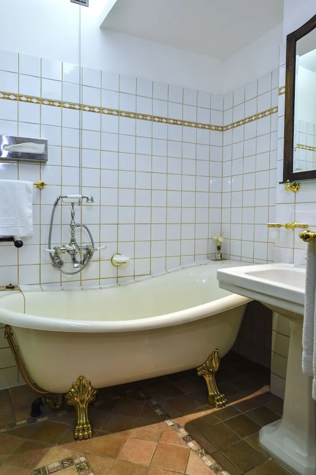 Junior Suite, 1 Single and 2 Queen Beds، Hotel Fonte Cesia 2/3
