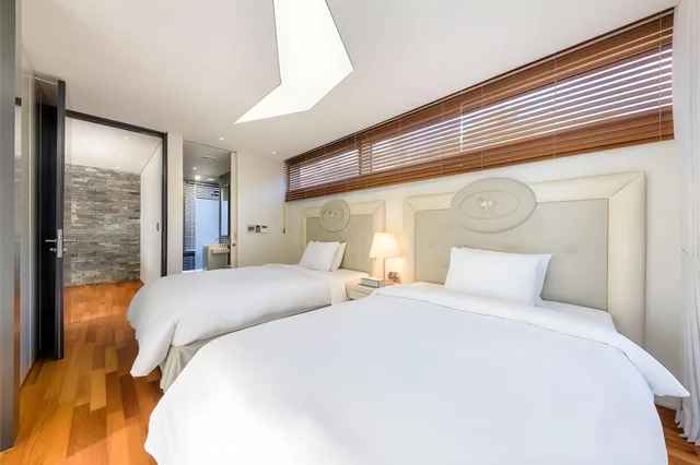 2 Bedrooms, Duplex, Pacific, Villa, 2 Double Beds, Sea View، Bayhill Pool & Villa 1/2