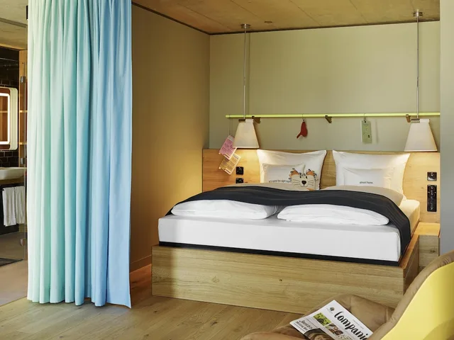 جناح بسرير مزدوج مع أريكة، 25Hours Hotel Zurich Langstrasse 1/2