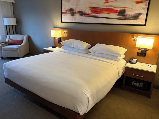 غرفة بسريرين كوين لذوي الإعاقة، Delta Hotels By Marriott Indianapolis Airport 3/6