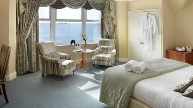 غرفة بسرير مزدوج بإطلالة على البحر، The Royal Duchy Hotel 4/5