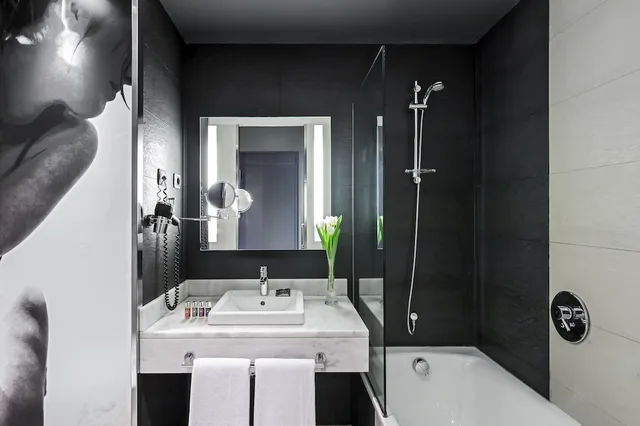 غرفة سوبيريور ثلاثية بثلاثة أسرّة، Hotel Zentral Castellana Norte 2/2