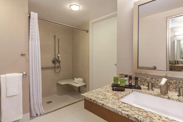 جناح بسرير كينج بغرفتين مع أريكة، Embassy Suites by Hilton Anaheim Orange 5/6