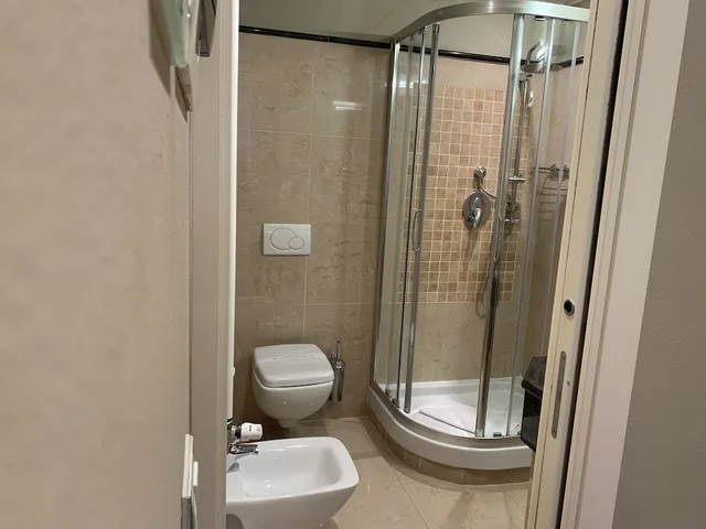 French bed، Embassy Hotel Florence 5/5