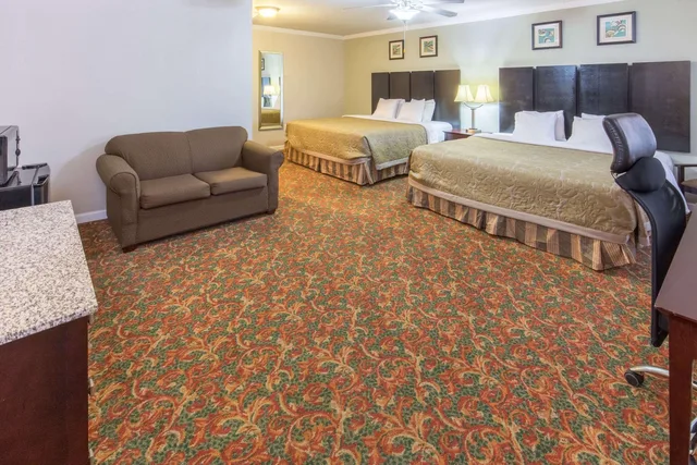 Suite, 2 King Beds, Global Inn 1/1