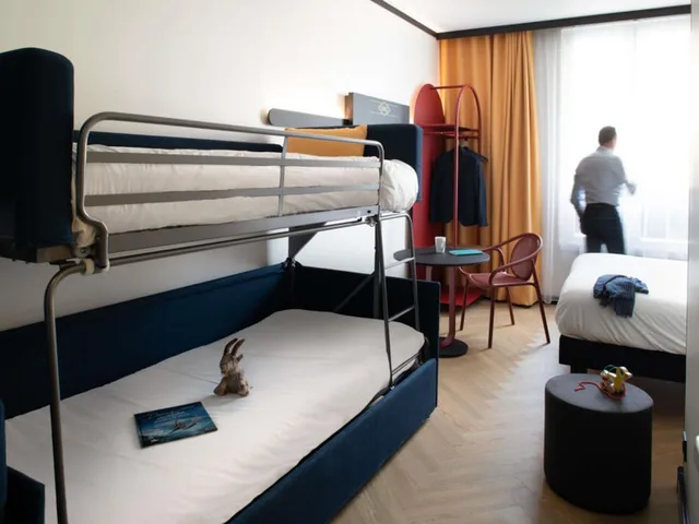 Suite, 1 Double Bed with Sofa bed (Design)، Ibis Styles Dijon Central 5/6