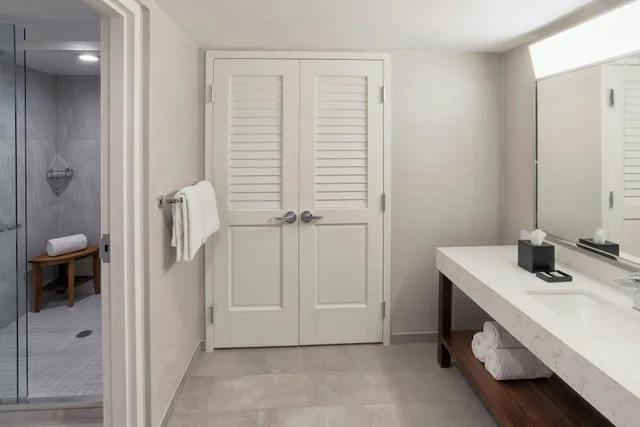 1 Bedroom, Suite, King Bed, Sofa, Balcony, Courtyard Fort Lauderdale East Lauderdale By the Sea 7/8