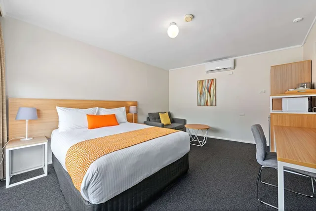 غرفة قياسية بسرير كوين، Comfort Inn and Suites Lakes Entrance 1/7