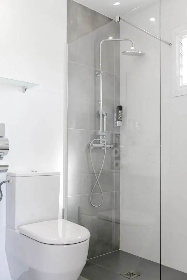غرفة قياسية بسرير كوين بشرفة، Neptuno Paguera Hostal 7/8