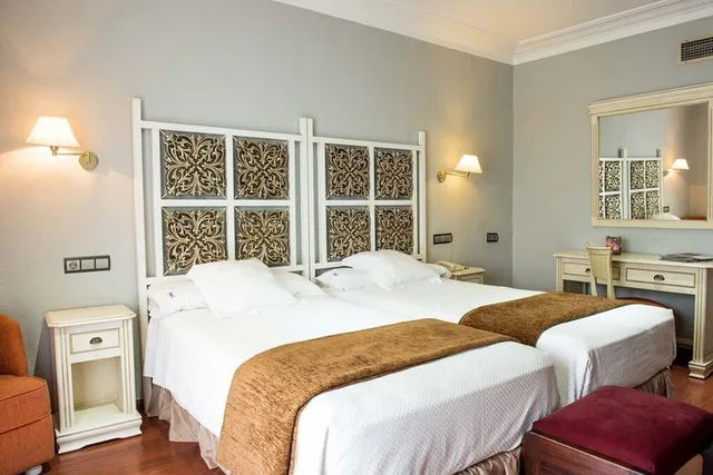 غرفة بسرير مزدوج أو سريرين منفصلين بشرفة، Hotel Los Angeles & Spa 8/10