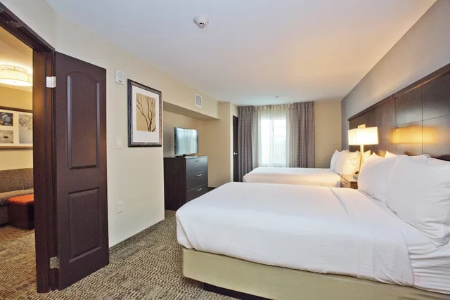 جناح بسرير كينج بغرفة نوم واحدة بمطبخ بحوض استحمام لذوي الإعاقة، Staybridge Suites Austin South Interstate Hwy 35 1/2