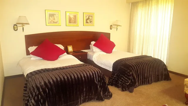 غرفة قياسية بسريرين منفصلين، Benvenuto Conference and Training Centre 1/3