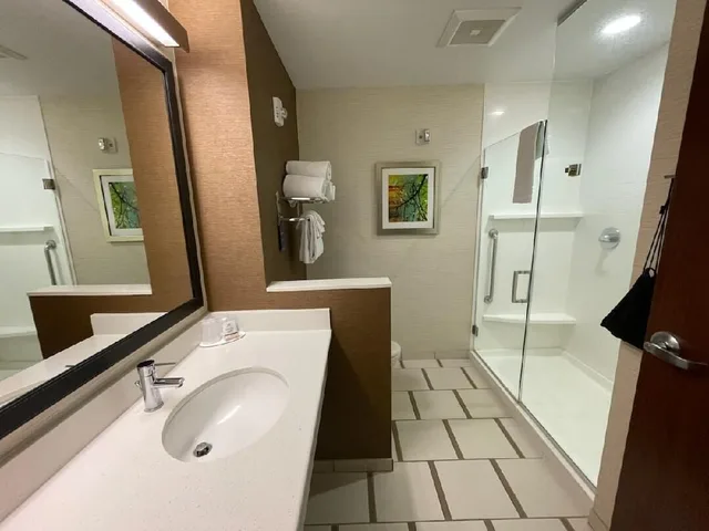 غرفة بسرير كينج مع أريكة، Fairfield Inn Suites Scottsbluff 2/3