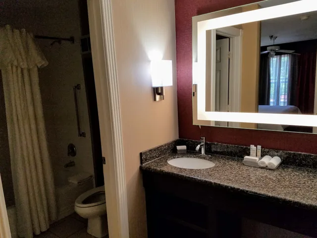 جناح بسرير كينج بغرفة نوم واحدة بمطبخ صغير، Homewood Suites By Hilton Longview 4/5