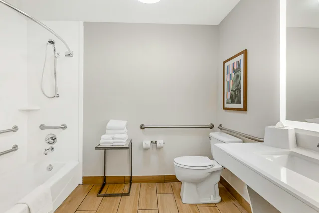 غرفة بسرير كينج لذوي الإعاقة، Hampton Inn Richmond 4/4