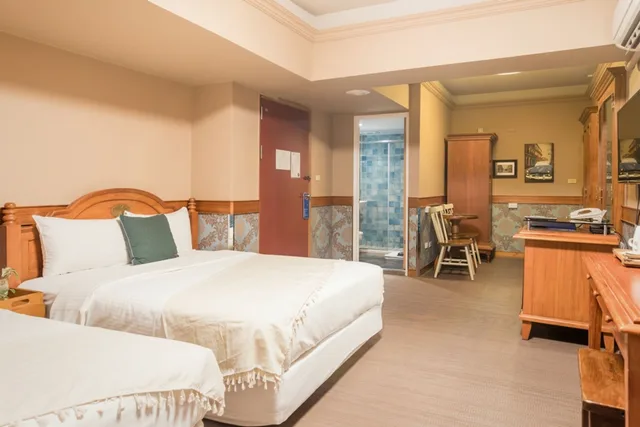 غرفة قياسية رباعية بسريرين مزدوجين، Hotel de Trianon 4/10