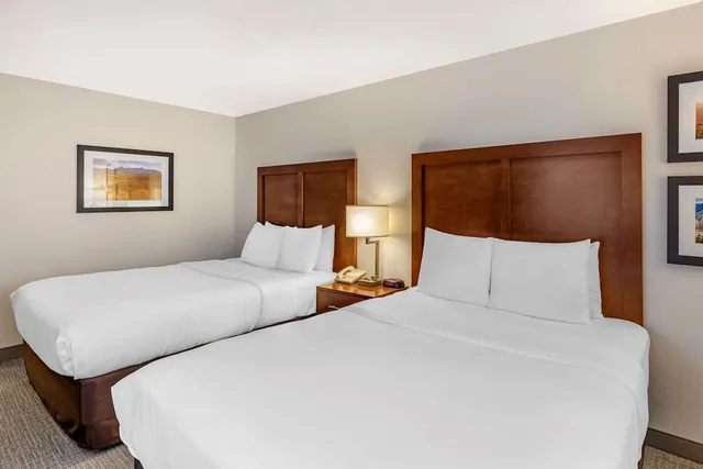 Standard, 2 Queen Beds, Comfort Inn & Suites Carbondale on the Roaring Fork 6/10