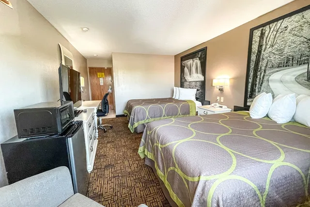 غرفة بسريرين مزدوجين، Super 8 by Wyndham Indianapolis/Emerson Ave 1/6