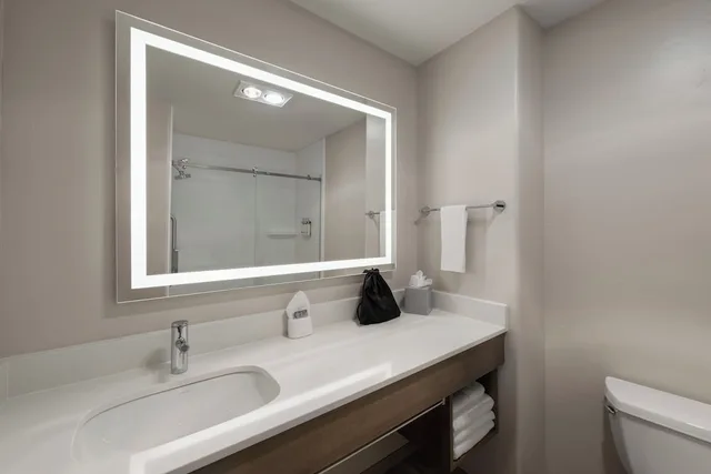 غرفة قياسية بسريرين كوين لذوي الإعاقة، Holiday Inn Express Hotel And Suites Paso Robles 5/8