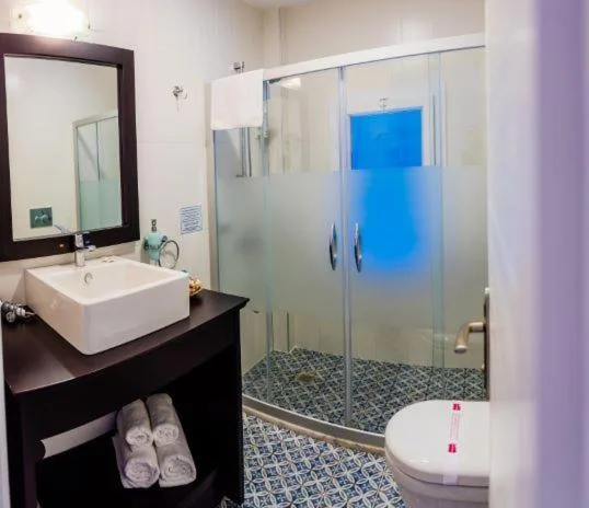 غرفة ثلاثية، Via Farilya Hotel 7/10