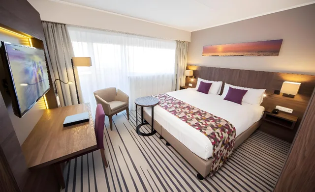 Comfortable, King Bed، Bilderberg Europahotel the Hague 1/2