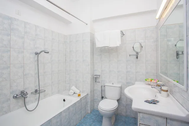 جناح عائلي، Mon Repos Hotel 7/9
