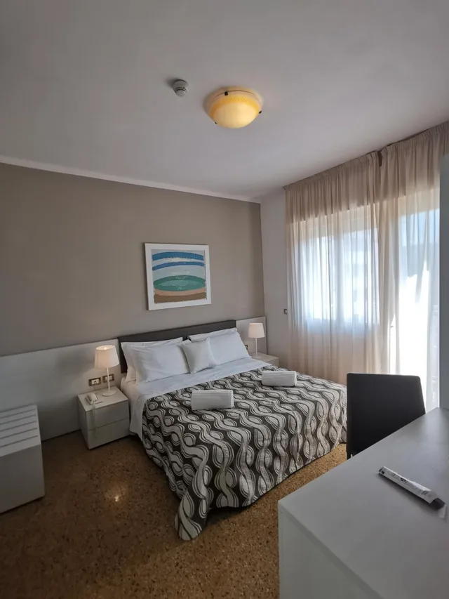 غرفة قياسية بسرير مزدوج، Hotel Astoria 5/8