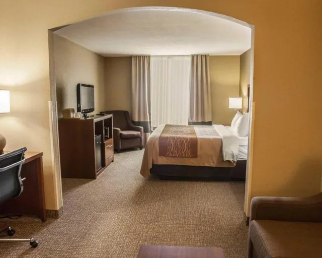 Upgrade, 2 Double Beds, Quality Inn & Suites Georgetown - Seaford 2/4