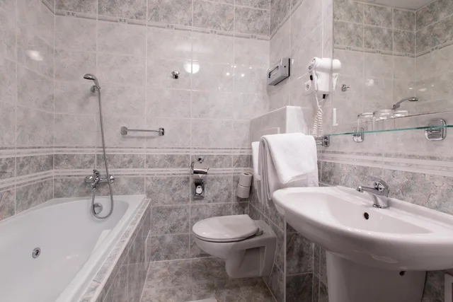 غرفة رباعية، Hotel Victoria 2/2
