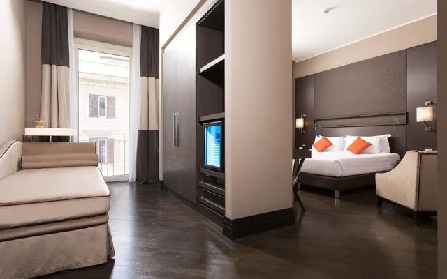 جناح جونيور، Rome Times Hotel 3/6
