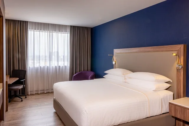 غرفة تقليدية بسرير كينج بإطلالة على المدينة، Sheraton Guadalajara Expo 1/7