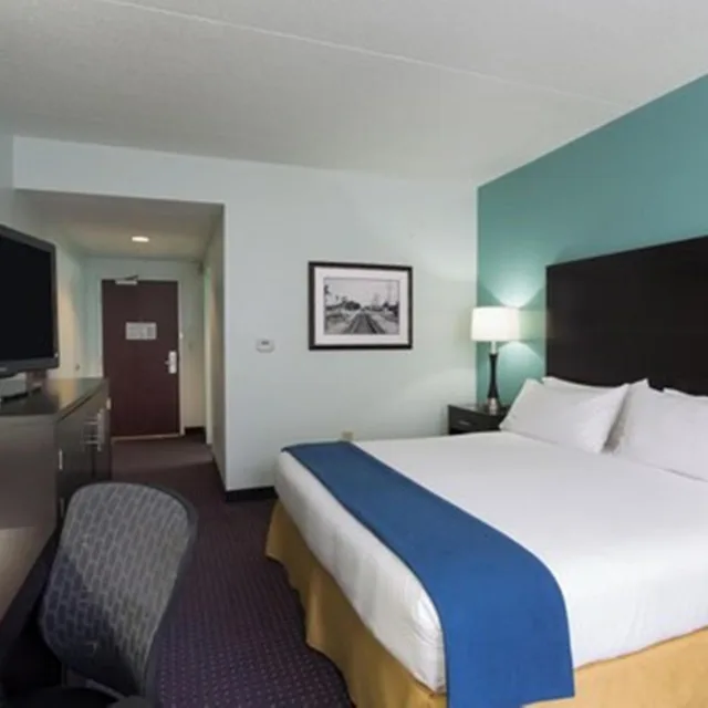 جناح بسرير كينج مع أريكة، Holiday Inn Express Hotel Suites Plant City 1/1