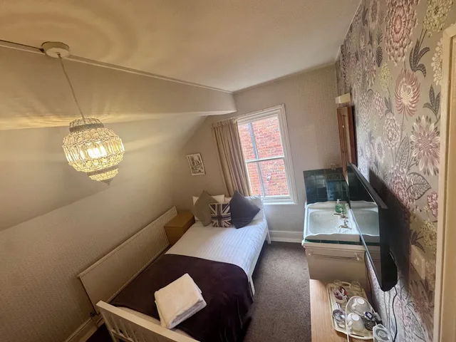 Compact Double Room، OYO Cornerstone Manor Hotel 10/10