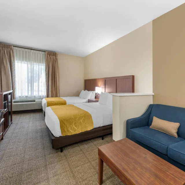 جناح بسريرين كوين مع أريكة، Comfort Suites Tulare Sequoia Gateway 3/9