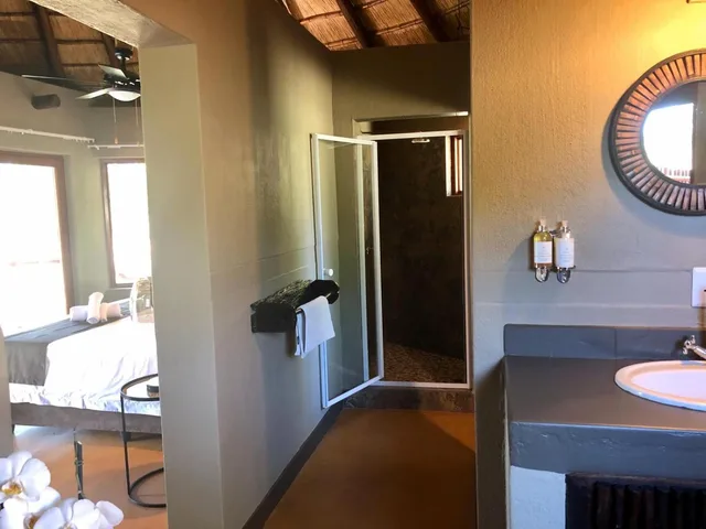 شاليه بإطلالة على النهر، Emhosheni River Lodge 2/2