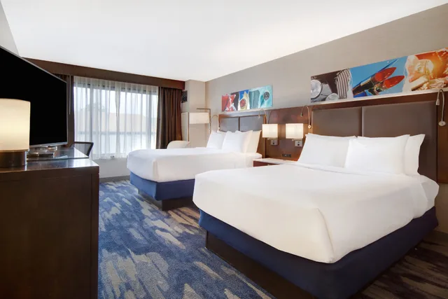 غرفة تنفيذية بسريرين مزدوجين، Crowne Plaza Auburn Hills 4/5