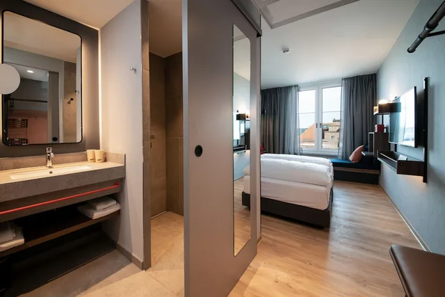 Double Bed, Unique by ATLANTIC Hotels Kiel 4/9