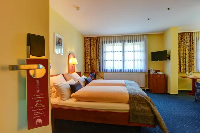 غرفة أساسية بسريرين منفصلين، Hotel Elbinsel 1/1