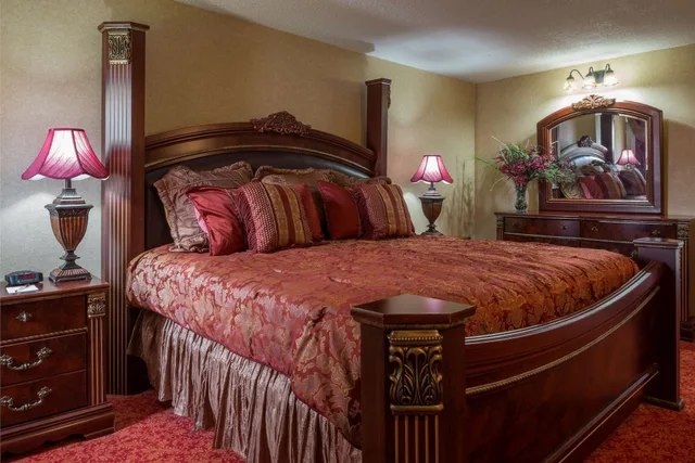 غرفة بسرير كينج، Ramada By Wyndham Bowling Green 4/7