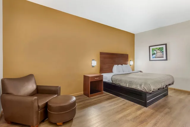 غرفة قياسية بسرير كينج، Quality Inn Lumberton 1/10