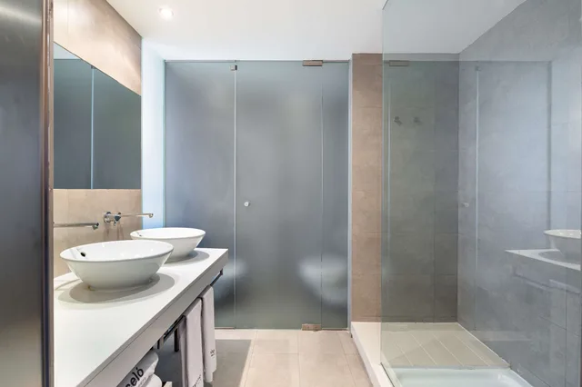 Deluxe, 1 King and 1 Single Beds, with Extra Bed, BARCELO VALENCIA 4/4