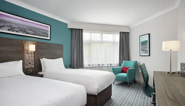 غرفة قياسية بسريرين منفصلين، Leonardo Hotel Cheltenham 2/4